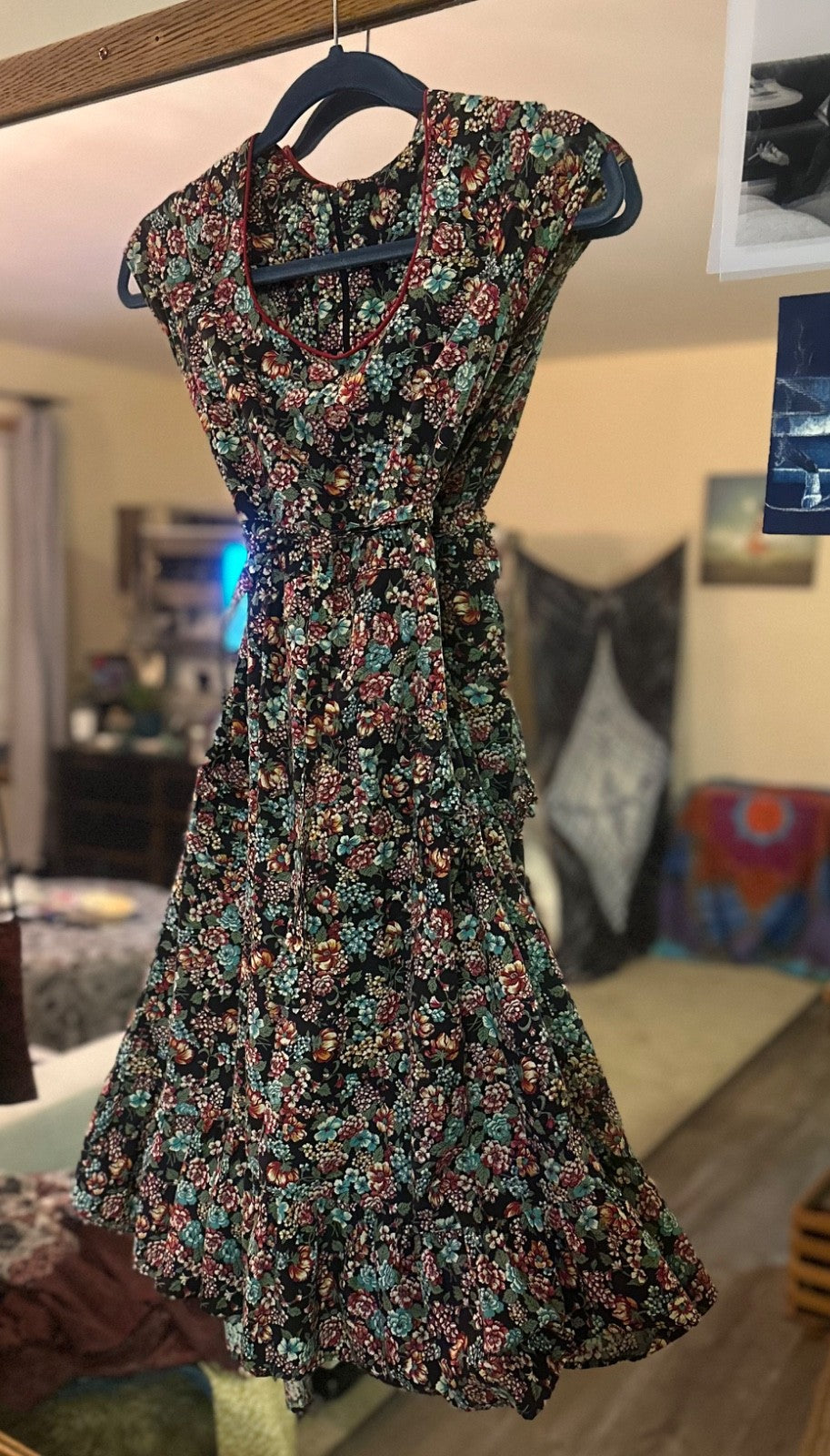 Vintage handmade prairie dress by someone’s grandma. So cute! Size XS/S?