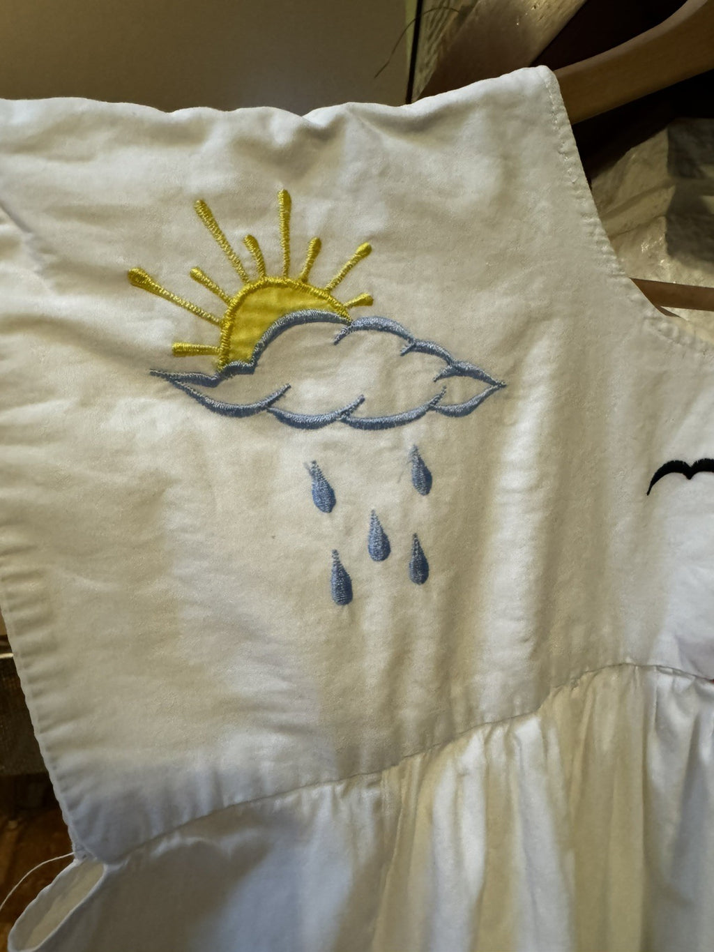 Vintage Embroidered Mexican Shift Dress Womens ML Parrot Rainbow Clouds